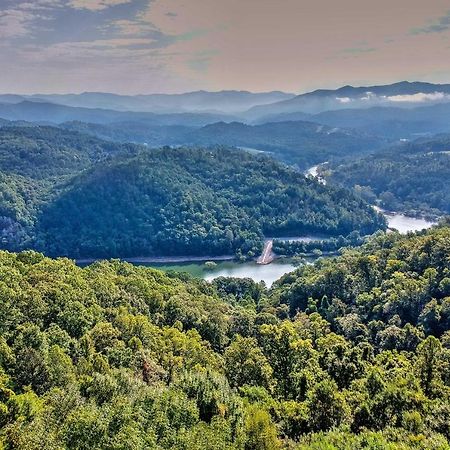 Smoky Mountain Vacation Rental Near Bryson City! Exterior photo